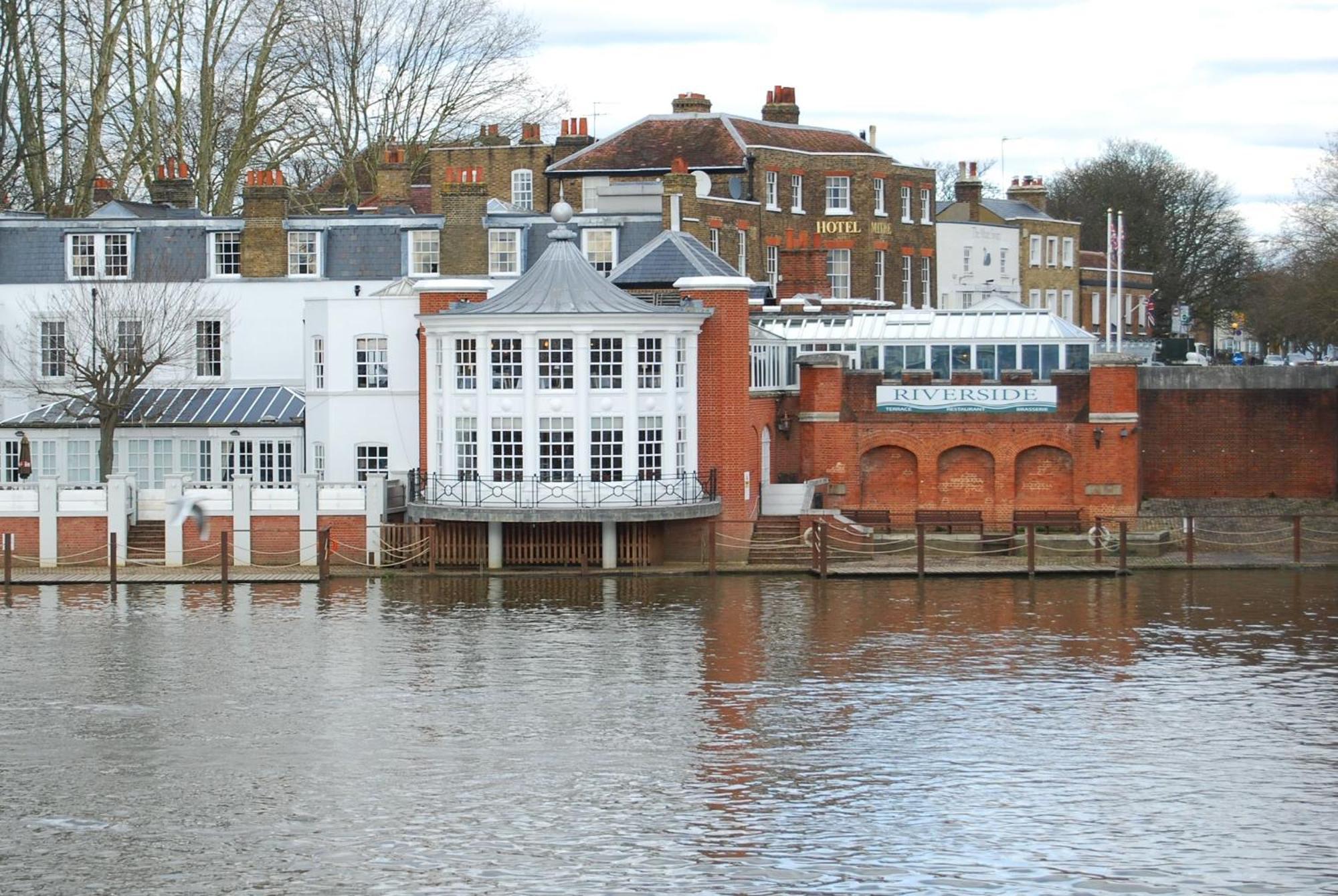 Hampton Court Snug Walk To Train & Palace Ийст Молзи Екстериор снимка